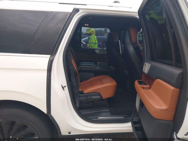 Lincoln Navigator Reserve L Image 13