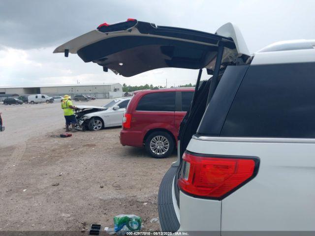 Lincoln Navigator Reserve L Image 6