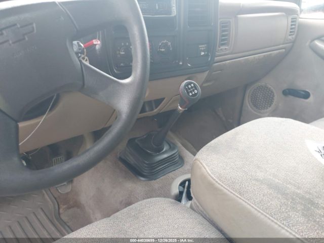 Chevrolet Silverado 2500 Image 10