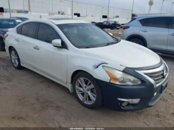  Salvage Nissan Altima
