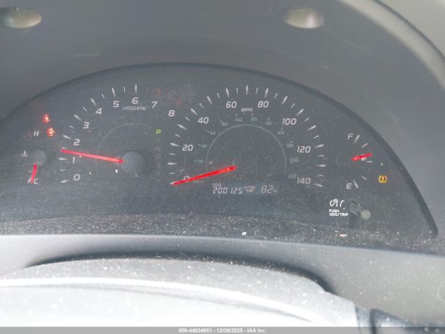 Toyota Camry Le Image 10