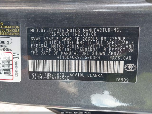 Toyota Camry Le Image 5