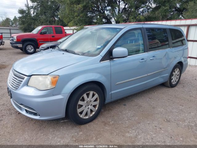 Chrysler Town & Country Touring Image 4