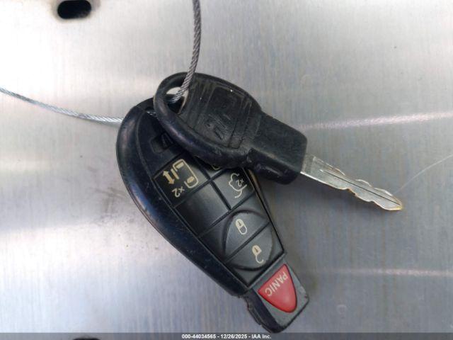 Chrysler Town & Country Touring Image 8