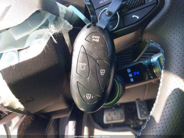 Hyundai Ioniq Image 12