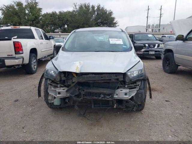 Ford Escape S Image 16