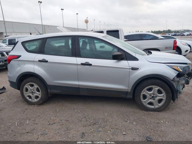 Ford Escape S Image 15