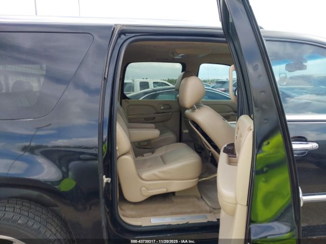 Cadillac Escalade Premium Image 7