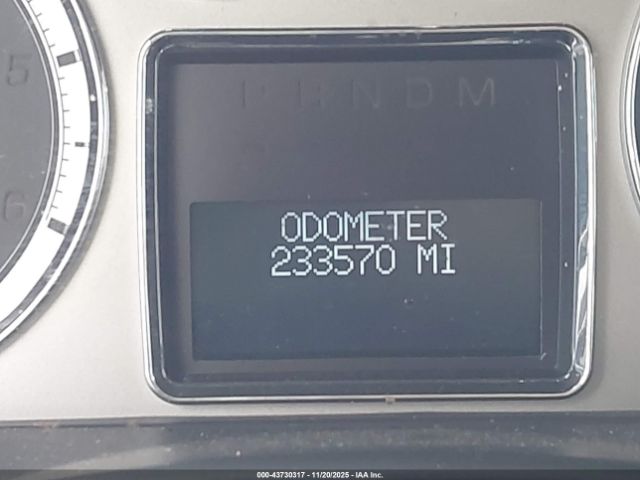 Cadillac Escalade Premium Image 6