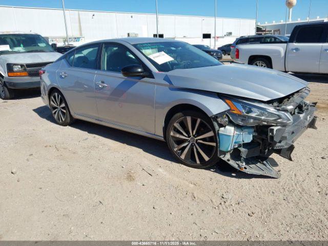  Salvage Nissan Altima