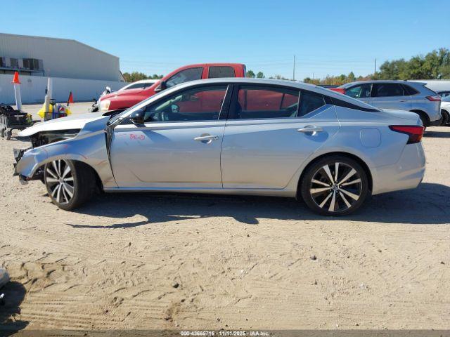 Nissan Altima Sr Fwd Image 9