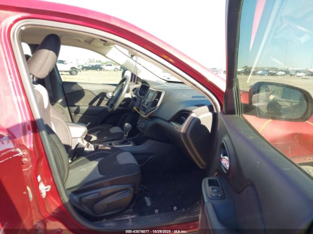 Jeep Cherokee Sport Image 2