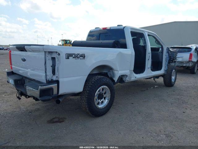 Ford F-250 Xlt Image 2