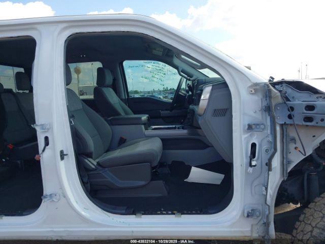 Ford F-250 Xlt Image 13