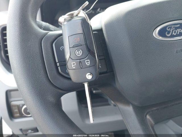 Ford F-250 Xlt Image 5