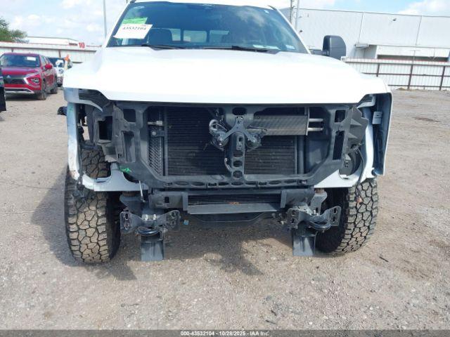 Ford F-250 Xlt Image 17