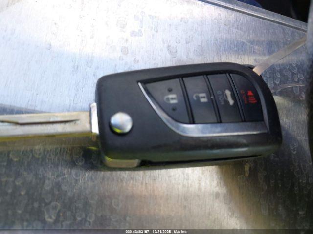 Toyota Corolla Le Image 7