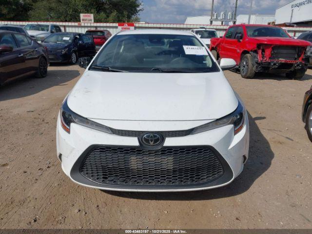 Toyota Corolla Le Image 16