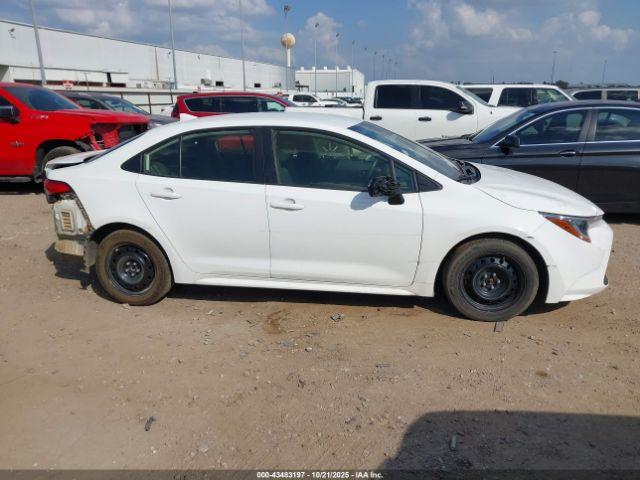 Toyota Corolla Le Image 6