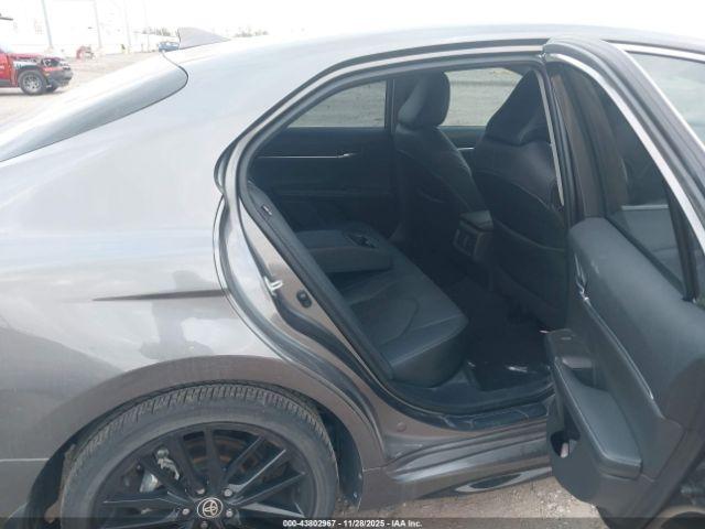 Toyota Camry Xse Image 3