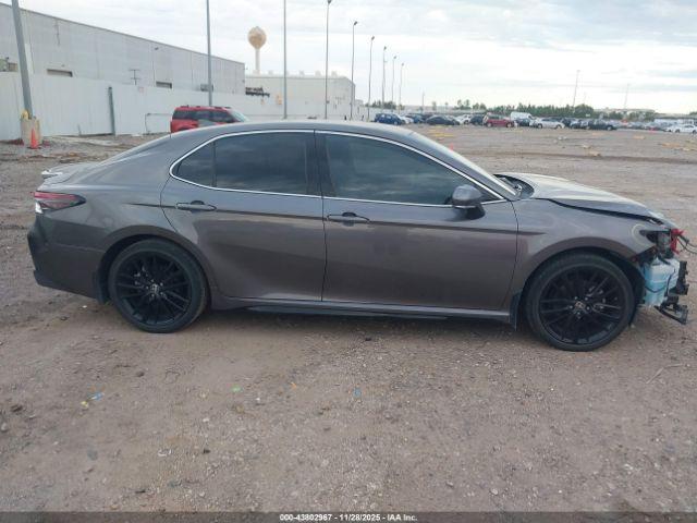 Toyota Camry Xse Image 7