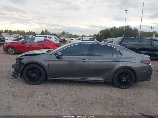 Toyota Camry Xse Image 6