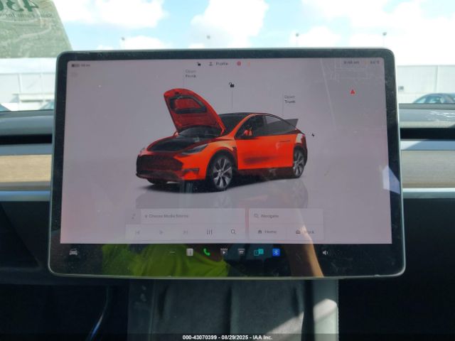 Tesla Model Y Image 13