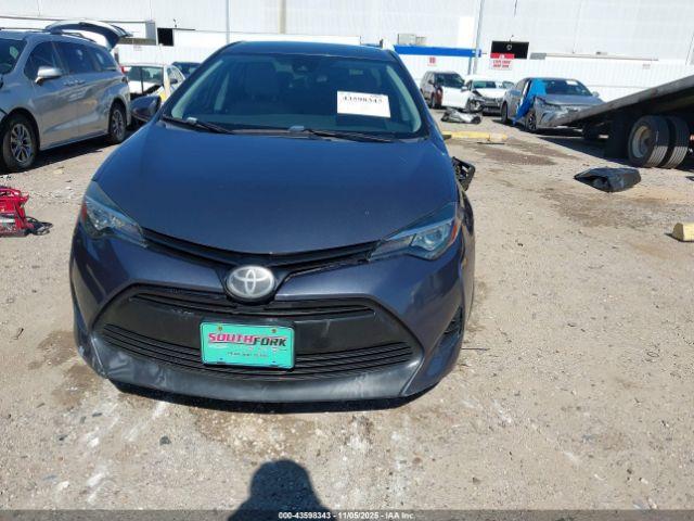 Toyota Corolla Le Image 13