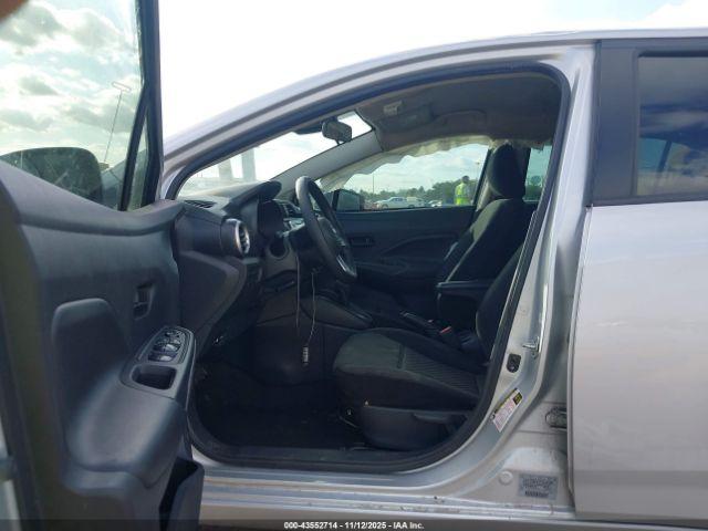 Nissan Versa S Xtronic Cvt Image 12