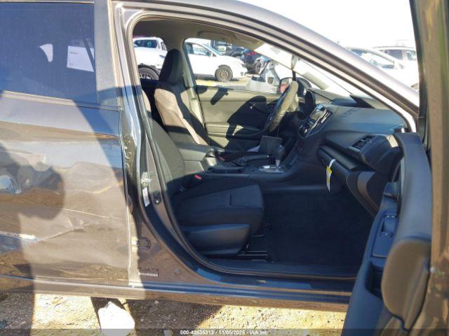 Subaru Impreza 2.0i Image 10