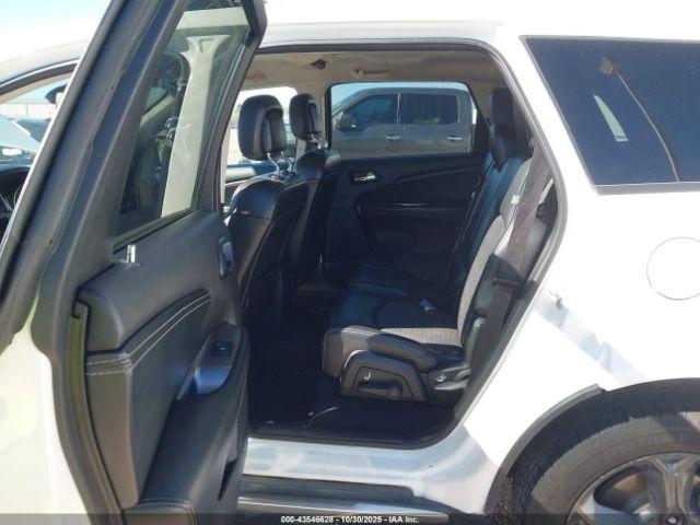 Dodge Journey Crossroad Image 15