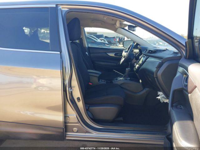 Nissan Rogue S Fwd Xtronic Cvt Image 2