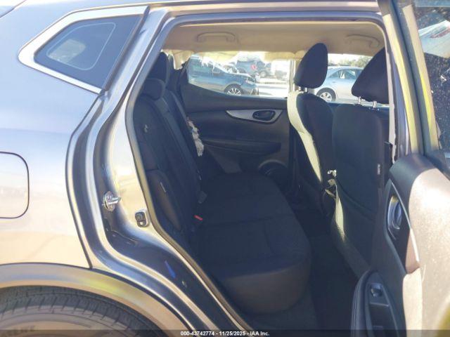 Nissan Rogue S Fwd Xtronic Cvt Image 3