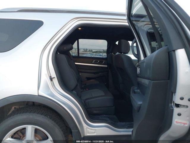 Ford Explorer Xlt Image 5