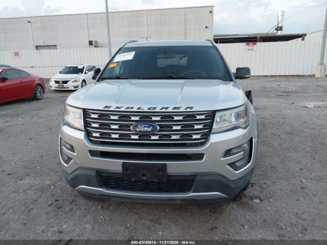Ford Explorer Xlt Image 12