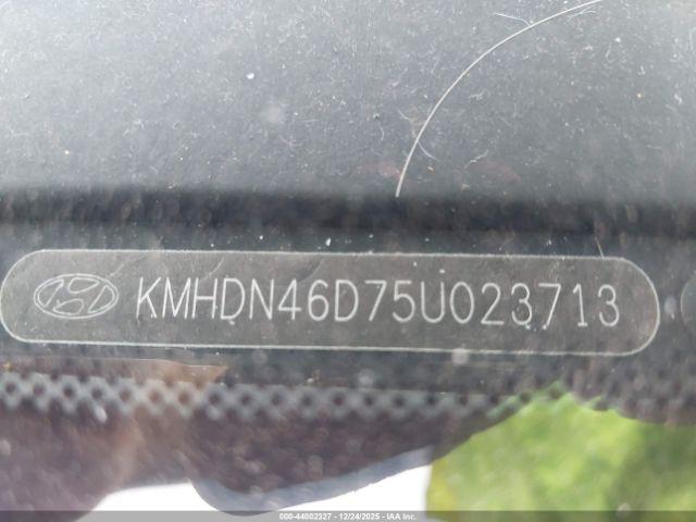 Hyundai ELANTRA Image 4