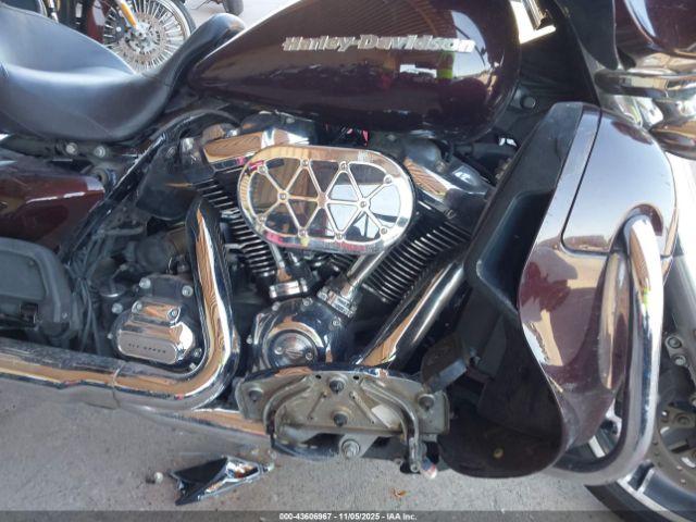 Harley-Davidson Flhtk Image 8