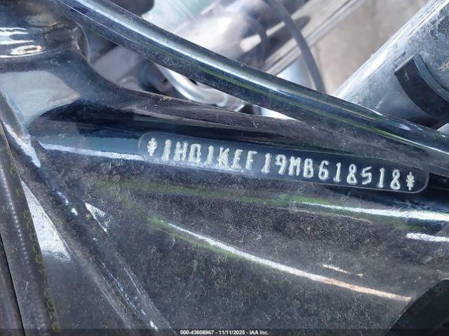Harley-Davidson Flhtk Image 3