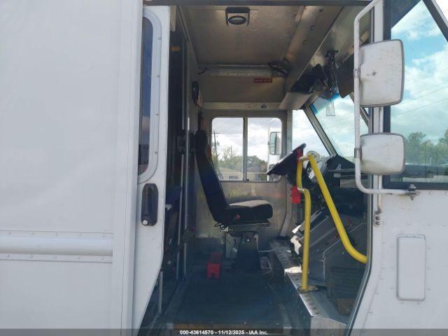 Ford F-59 Commercial Stripped Image 11