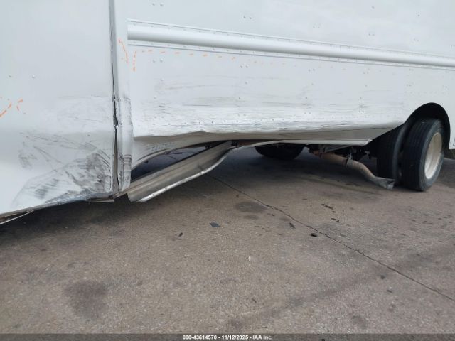 Ford F-59 Commercial Stripped Image 14