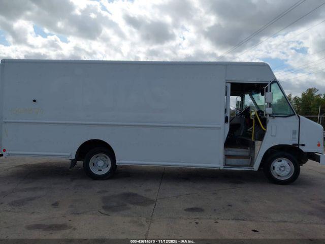 Ford F-59 Commercial Stripped Image 17