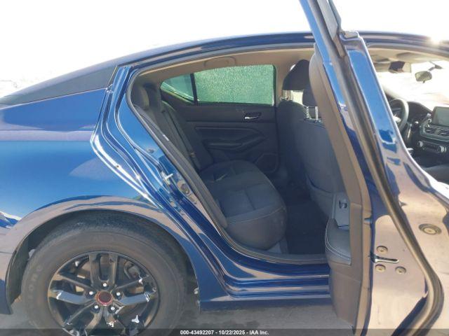 Nissan Altima S Fwd Image 3