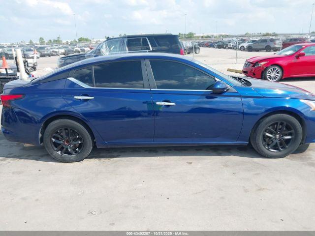 Nissan Altima S Fwd Image 12