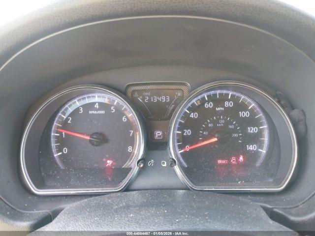 Nissan Versa 1.6 Sv Image 8