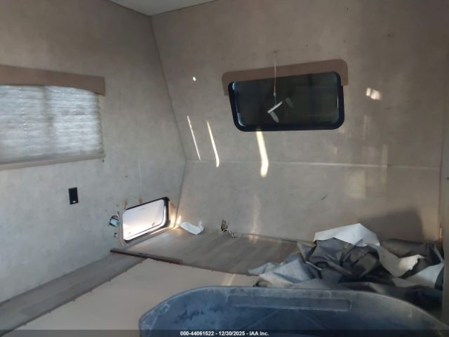 Coachmen Viking Image 2