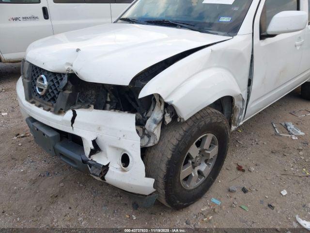 Nissan Frontier Pro-4x Image 14