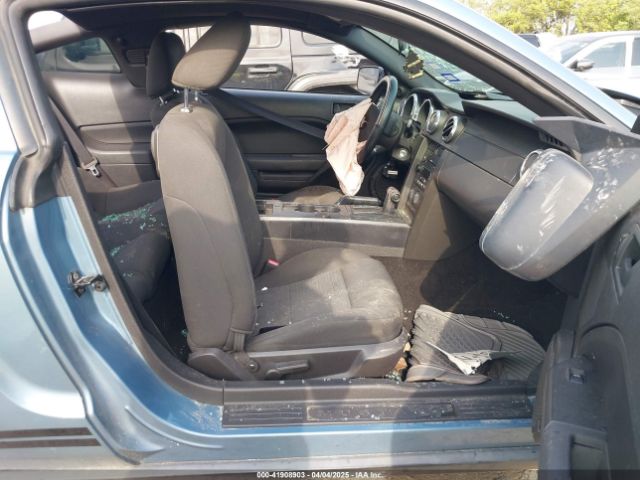 Ford Mustang Image 9