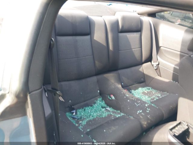 Ford Mustang Image 6