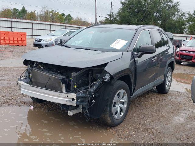 Toyota RAV4 Le Image 7