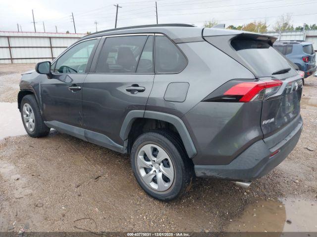 Toyota RAV4 Le Image 5